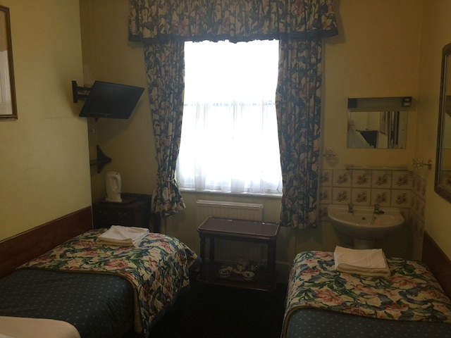 アルバニー ホテル