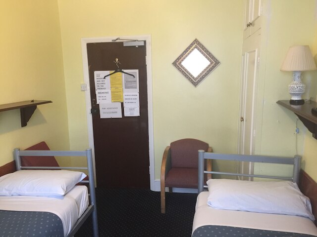 アルバニー ホテル