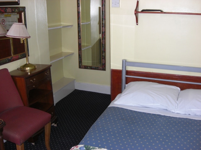 アルバニー ホテル