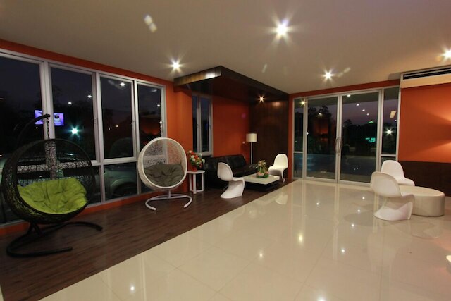 トレンディ ホテル