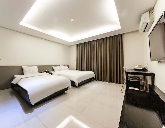 ルビー ツーリスト ホテル ウォルミド