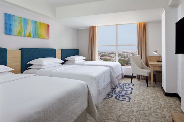 フォー ポインツ バイ シェラトン マッカサル