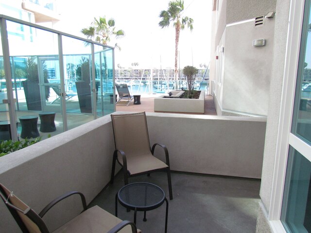 ロマンティック スタジオ ウィズ ベイ ビュー