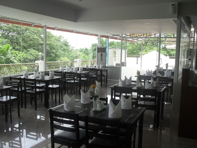 ヤンゴン エアポート ホテル