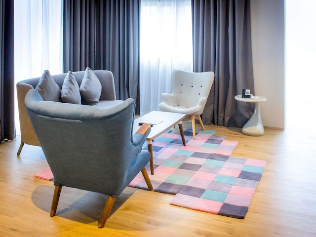 イビス スタイルズ ドバイ ジュメイラ