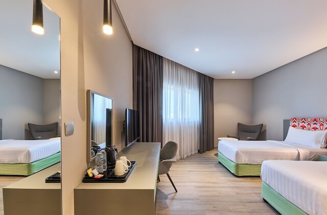 イビス スタイルズ ドバイ ジュメイラ