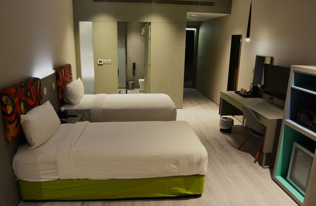 イビス スタイルズ ドバイ ジュメイラ