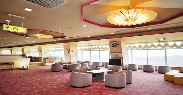 にっしょうかん新館 梅松鶴