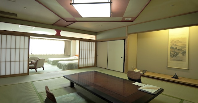 にっしょうかん新館 梅松鶴