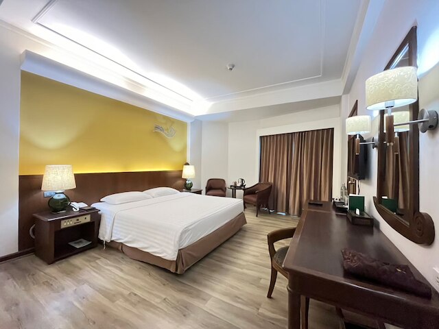 クルンシリ リバー ホテル