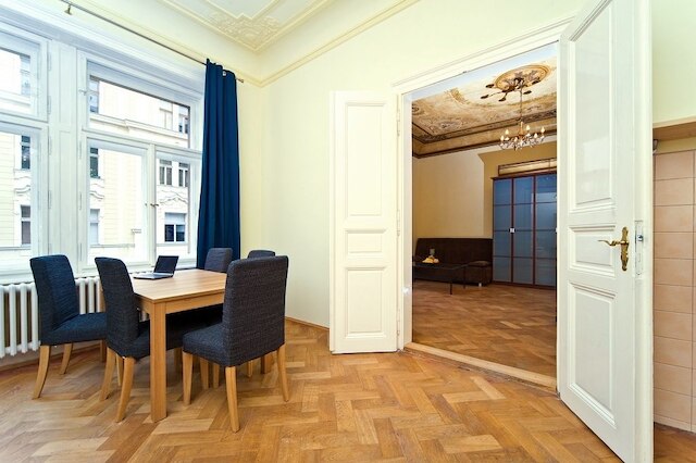 アパートメンツ ドゥシュニ