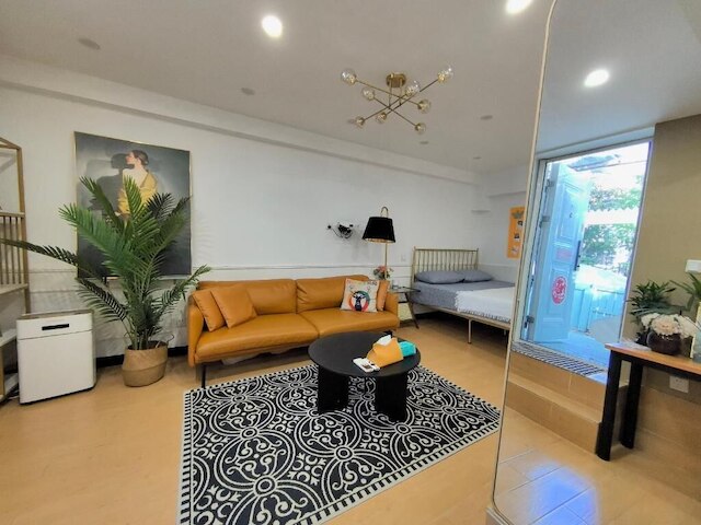 Shanghai Hills&Zinn Changle road Homestay