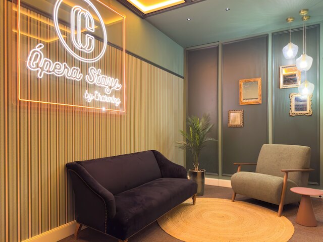 オペラ ステイズ by チャーミング