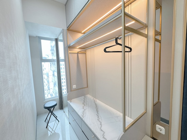 グレート チョイス アンド ファビュラス 2 ベッドルーム アット ベンソン スーパーモール マンション アパートメント