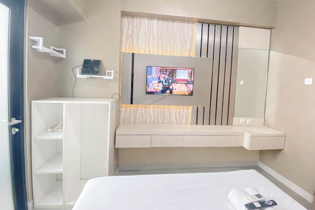 ウェル ファーニッシュド スタジオ アット ジ アルトン アパートメント