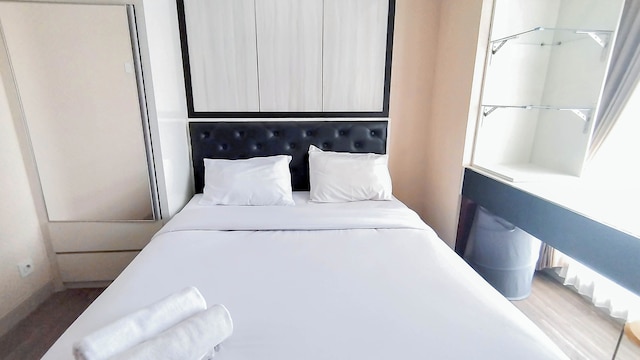 2ベッドルーム アパートメント ニア ウナイア アット タマン メラティ スラバヤ