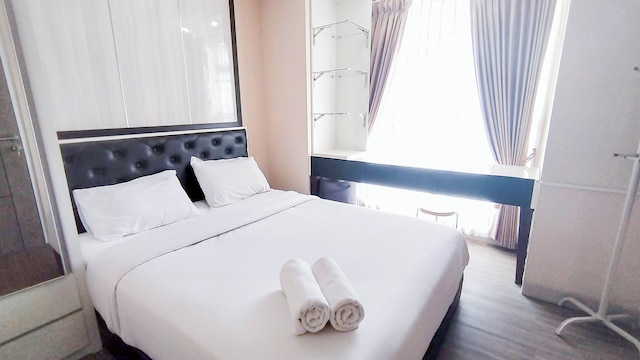 2ベッドルーム アパートメント ニア ウナイア アット タマン メラティ スラバヤ