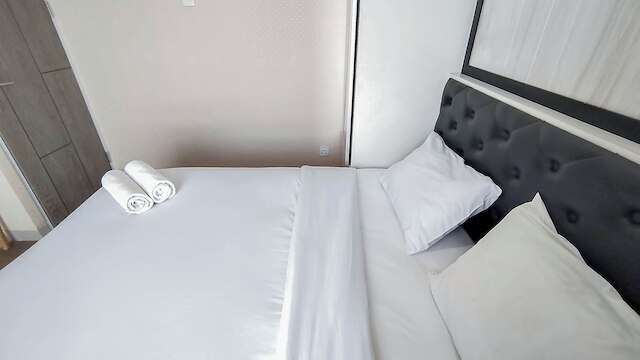 2ベッドルーム アパートメント ニア ウナイア アット タマン メラティ スラバヤ