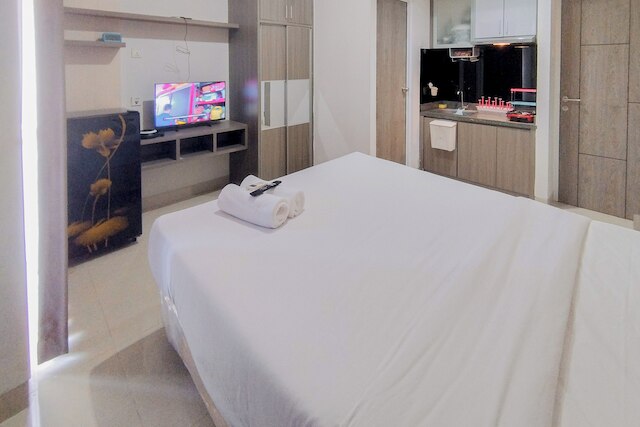 シンプリー デザイン スタジオ アット タマン メラティ スラバヤ アパートメント