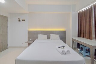 シンプリー デザイン スタジオ アット タマン メラティ スラバヤ アパートメント