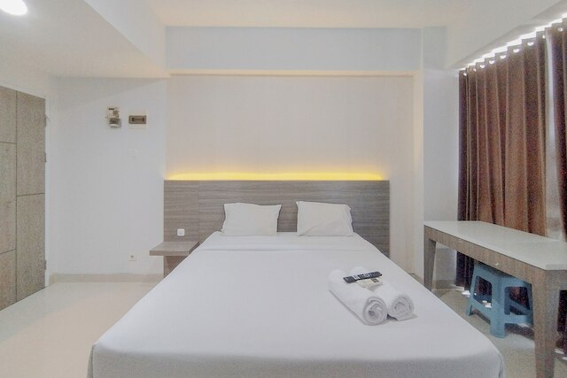 シンプリー デザイン スタジオ アット タマン メラティ スラバヤ アパートメント