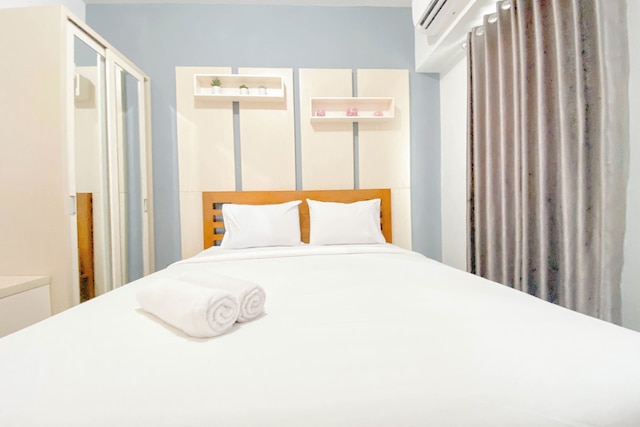 シンプル ホワイト スタジオ アパートメント アット ジ アルトン スマラン