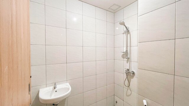 スタジオ (ノー キッチン) アパートメント ニア ウンハス アット バンダラヤ - タラサ シティ マカッサル