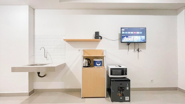 スタジオ (ノー キッチン) アパートメント ニア ウンハス アット バンダラヤ - タラサ シティ マカッサル