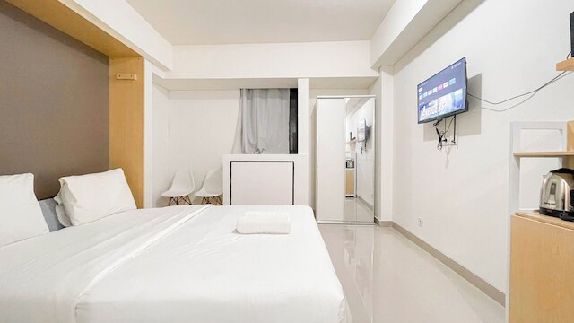 シンプル ルック スタジオ (ノー キッチン) ニア ウンハス バンダラヤ - タラサ シティ マカッサル アパートメント