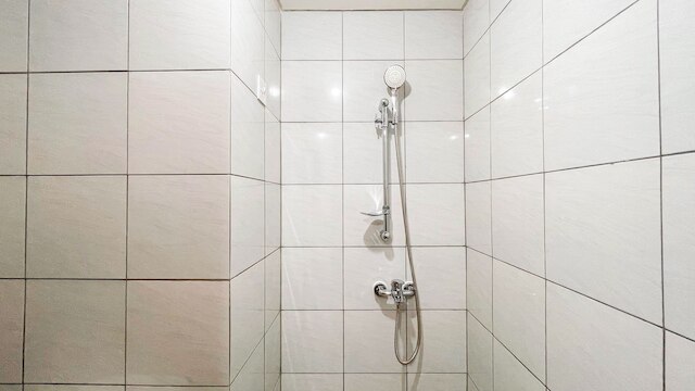 シンプル ルック スタジオ (ノー キッチン) ニア ウンハス バンダラヤ - タラサ シティ マカッサル アパートメント