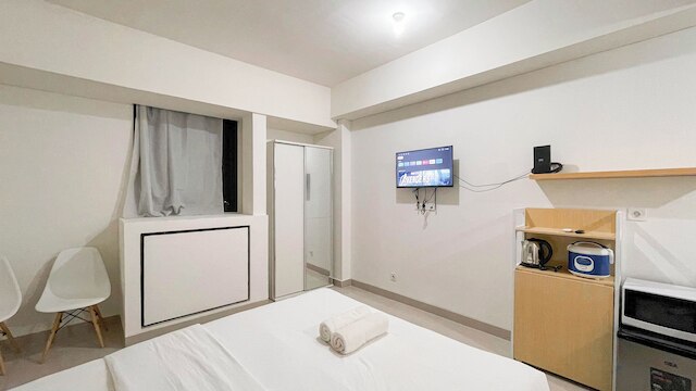 シンプル ルック スタジオ (ノー キッチン) ニア ウンハス バンダラヤ - タラサ シティ マカッサル アパートメント