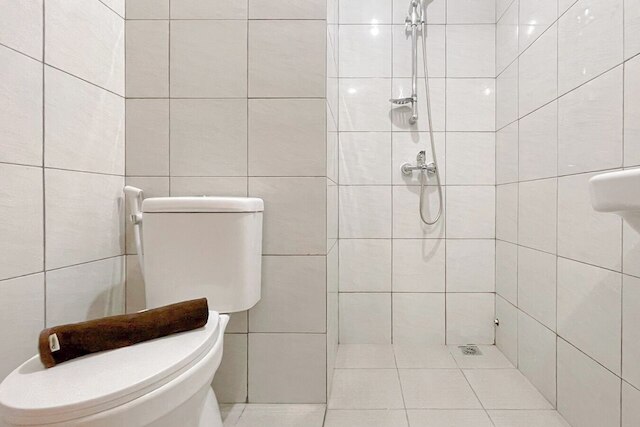 ミニマリスト スタジオ (ノー キッチン) ニア ウンハス バンダラヤ - タラサ シティ マカッサル アパートメント