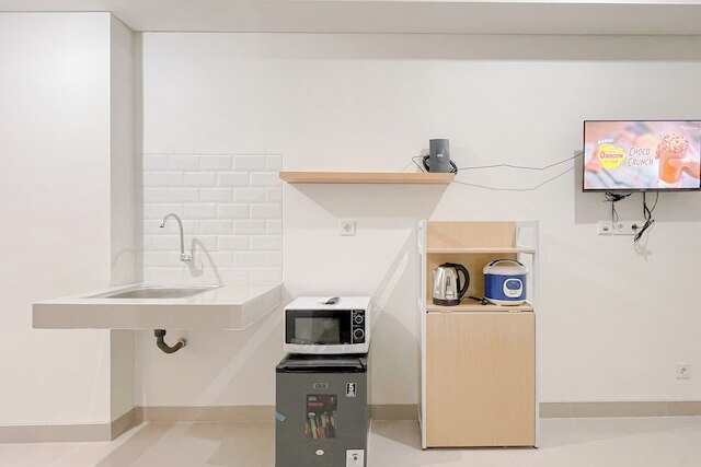 ミニマリスト スタジオ (ノー キッチン) ニア ウンハス バンダラヤ - タラサ シティ マカッサル アパートメント