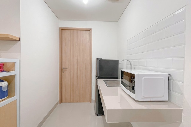 アフォーダブル 1 ベッドルーム コンバインド (ノー キッチン) バンダラヤ - タラサ シティ マカッサル アパートメント