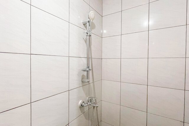 グッド ディール スタジオ ルーム (ノー キッチン) バンダラヤ - タラサ シティ マカッサル アパートメント