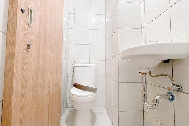 グッド ディール スタジオ ルーム (ノー キッチン) バンダラヤ - タラサ シティ マカッサル アパートメント