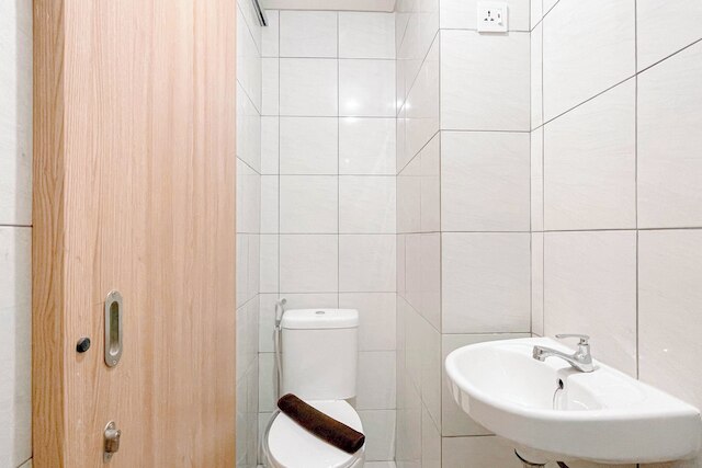 スタジオ アパートメント (ノー キッチン) ニア ウンハス アット バンダラヤ - タラサ シティ マカッサル