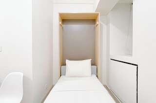 スタジオ アパートメント (ノー キッチン) ニア ウンハス アット バンダラヤ - タラサ シティ マカッサル