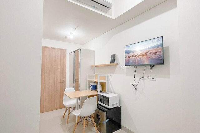 シンプル ニュートラル スタジオ (ノー キッチン) バンダラヤ - タラサ シティ マカッサル アパートメント