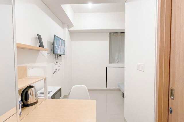 シンプル ニュートラル スタジオ (ノー キッチン) バンダラヤ - タラサ シティ マカッサル アパートメント