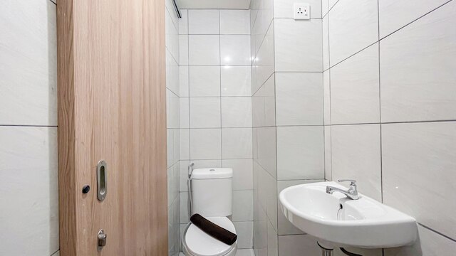 シンプル ルック スタジオ (ノー キッチン) アット バンダラヤ - タラサ シティ マカッサル アパートメント