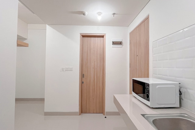 ミニマリスト 1 ベッドルーム コンバインド (ノー キッチン) アット バンダラヤ - タラサ シティ マカッサル アパートメント