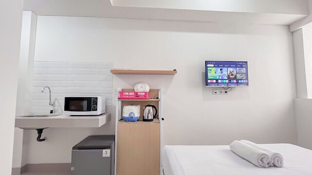 ミニマリスト スタジオ ルーム ニア ウンハス アット バンダラヤ - タラサ シティ マカッサル アパートメント