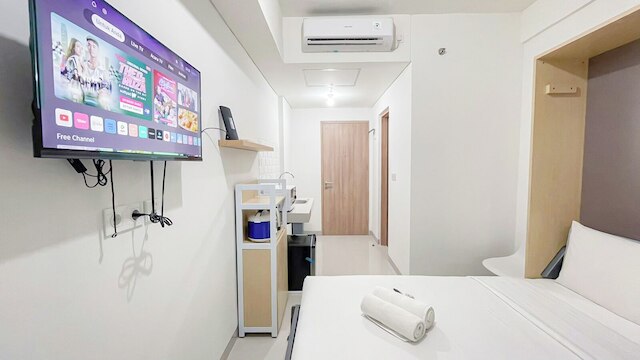 ホワイト スタジオ ルーム (ノー キッチン) アット バンダラヤ - タラサ シティ マカッサル アパートメント