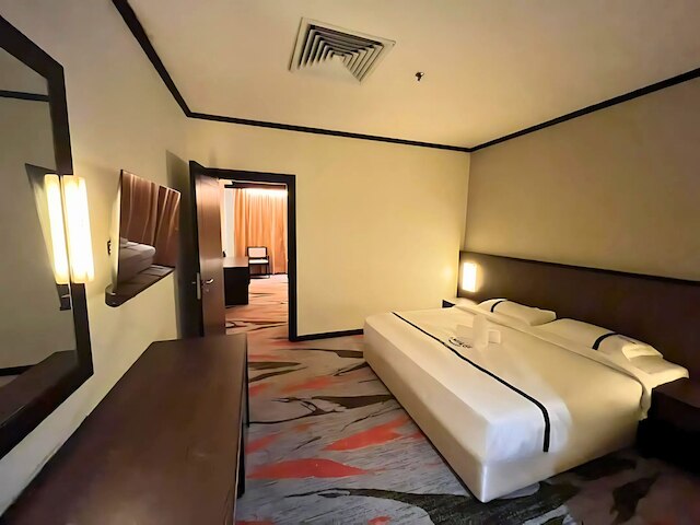 シーズ ホテル プレミア スリ ペタリン