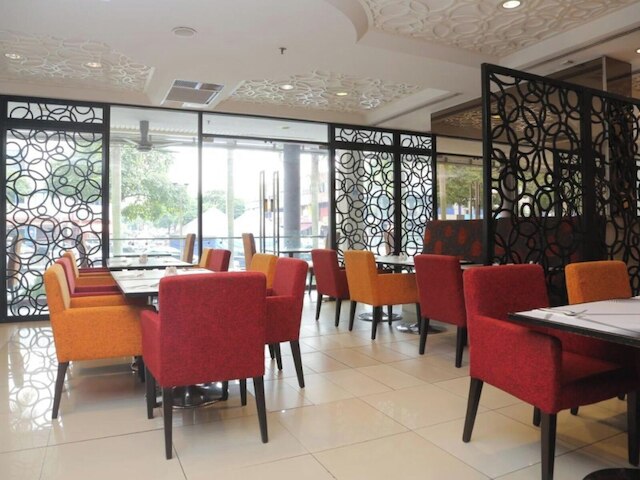 シーズ ホテル プレミア スリ ペタリン