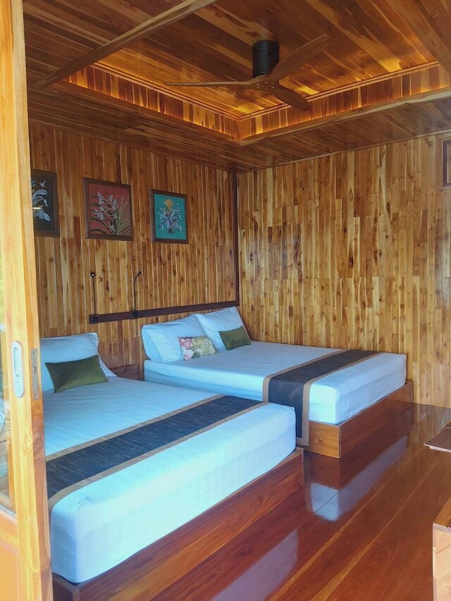 ザ フローティング レイク ハウス