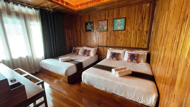 ザ フローティング レイク ハウス