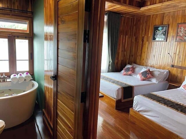 ザ フローティング レイク ハウス