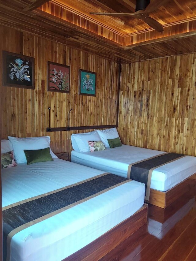 ザ フローティング レイク ハウス